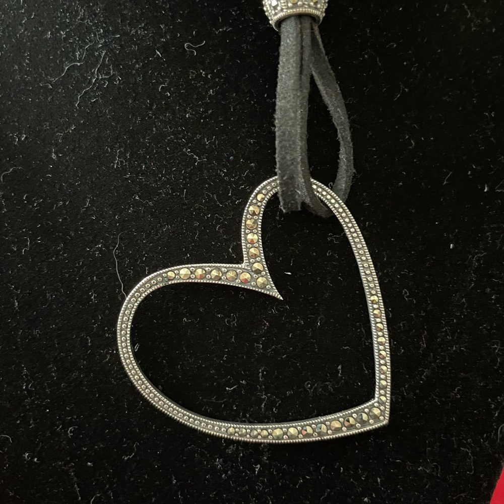 Marcasite Heart Pendant on Black Leather Strings 18” EC LN - Picture 2 of 5